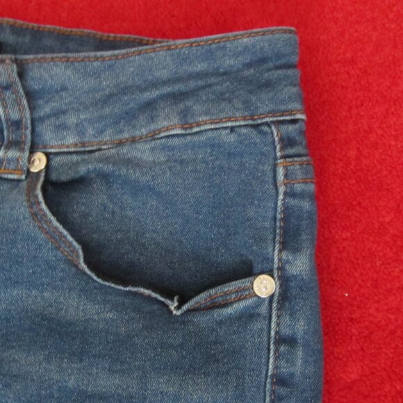 TAHARI Women's Jeans Size 8/29 High-rise Slim Straight Stretch Button Front - Picture 3 of 11